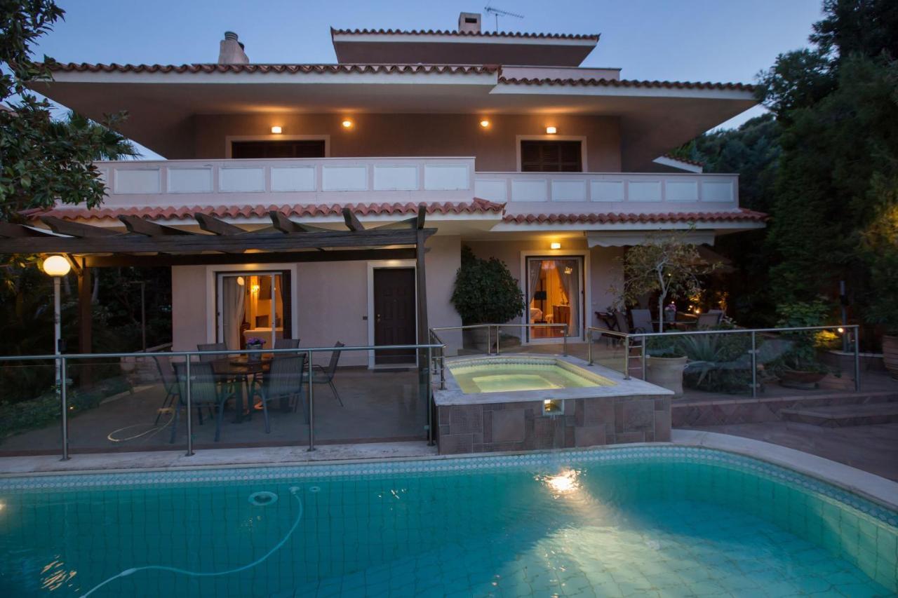 Exceptional Villa In Voula Near The Sea Athen Exterior foto